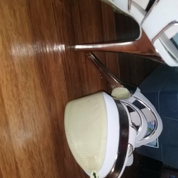 Heels - Picture 2 of 2